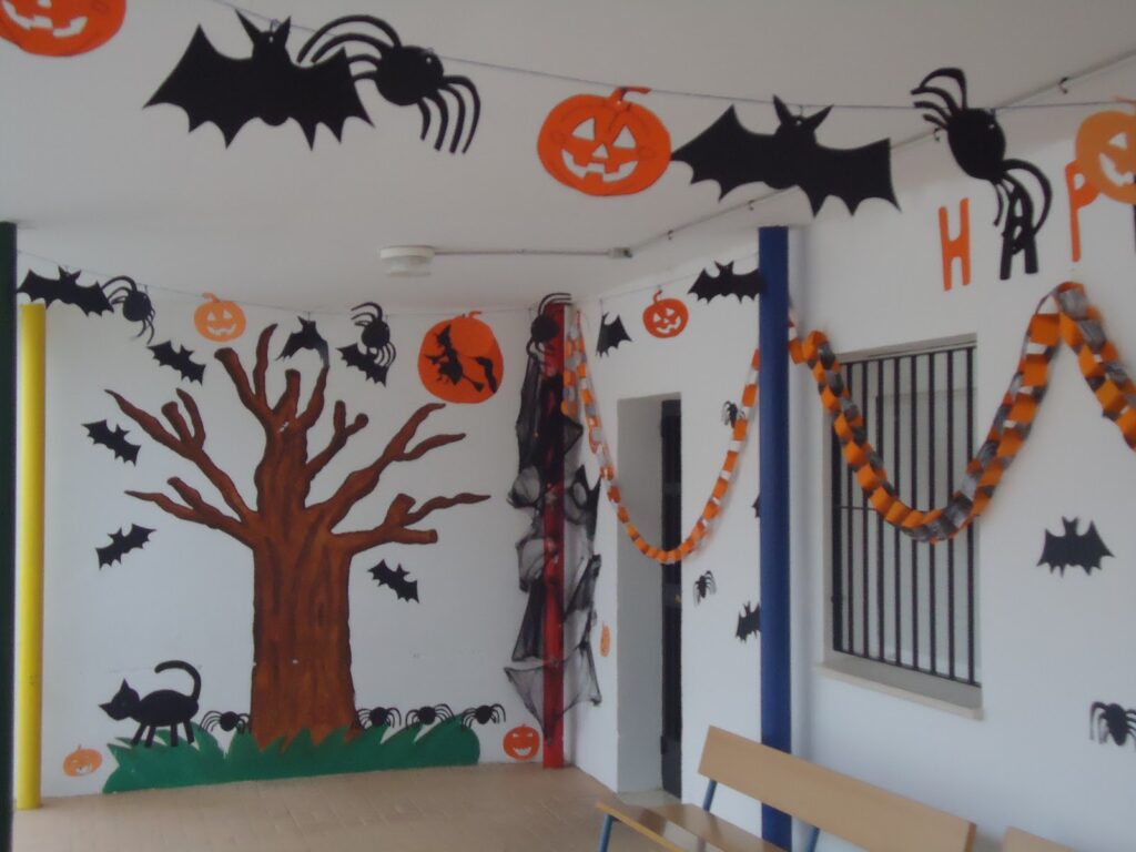 Halloween decorations for deals classroom